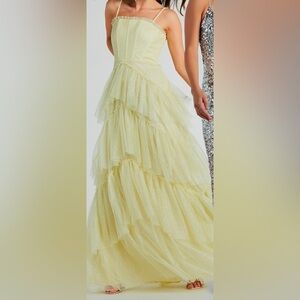 Windsor Saylor Yellow Prom Dress